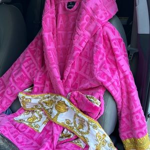 Women’s VERSACE robe, pink